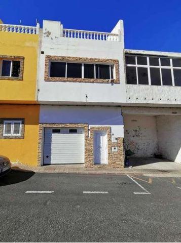 Casa en venta en Arucas en subasta hasta el día 12.06.2025 photo 0
