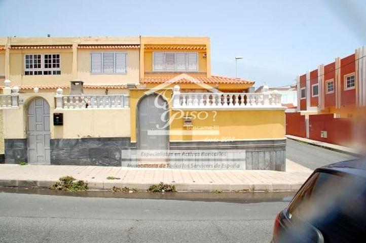 OCUPADA - ¡Amplia casa adosada en Playa la Garita! INMUEBLE NO VISITABLE photo 0