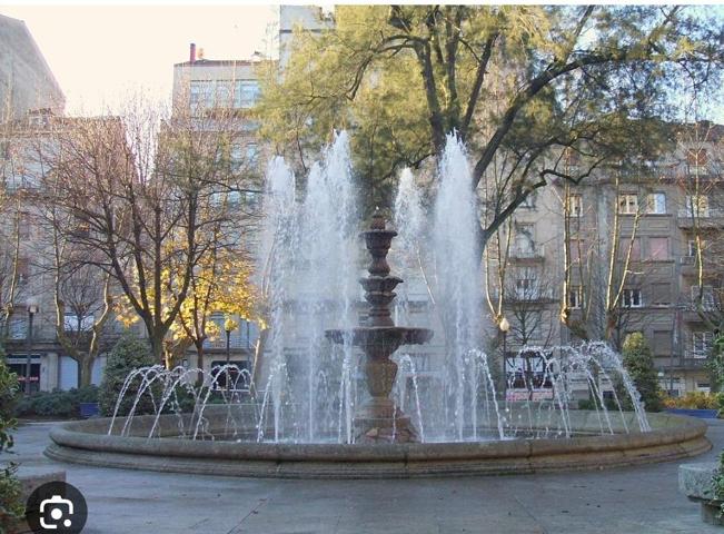 80€ plaza parking rua concejo (parque san lazaro) photo 0