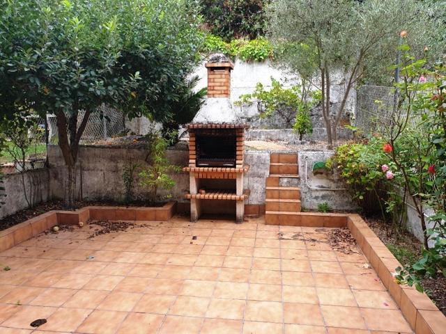 268.000€ CHALET PAREADO (A Valenzá) photo 0