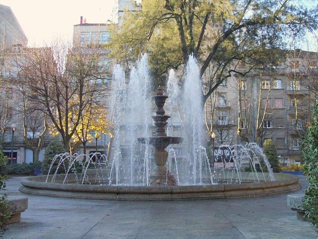 850€ Piso SIN MUEBLES, 3dor 2wc, 2garajes, centro. Parque san Lázaro 130m2- photo 0