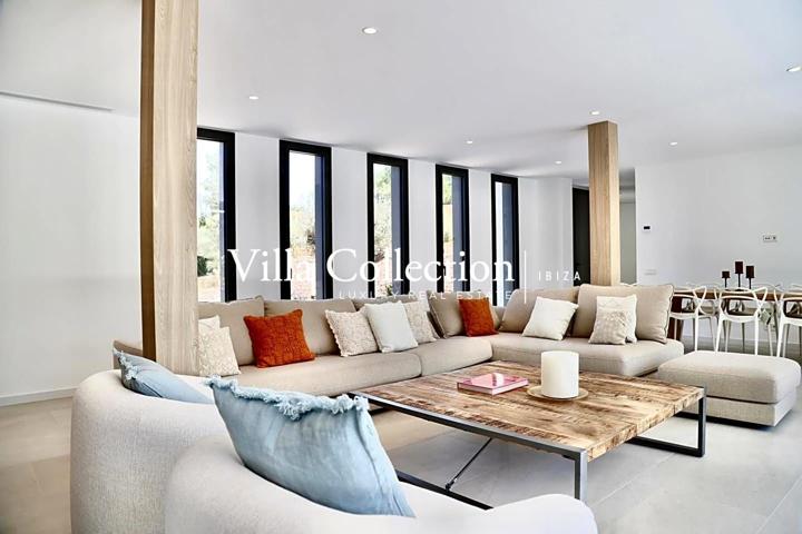 Casa - Chalet en venta en Santa Eulària des Riu de 378 m2 photo 0