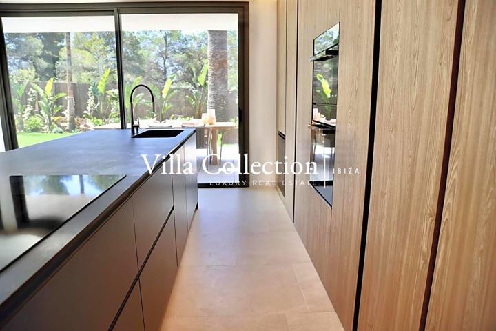 Casa - Chalet en venta en Santa Eulària des Riu de 378 m2 photo 0