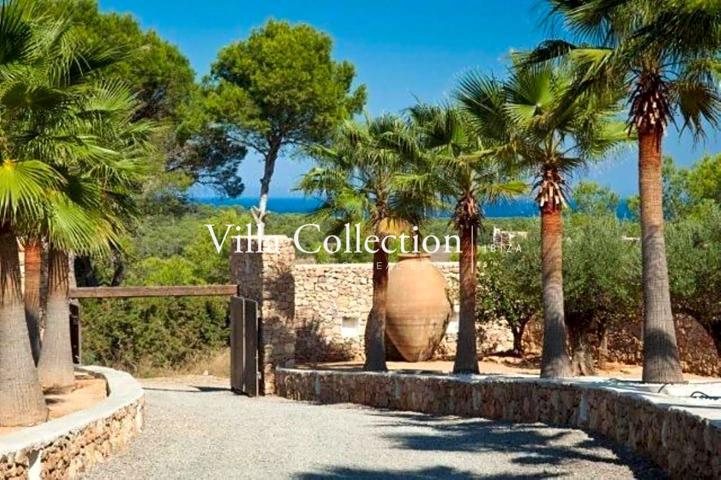 Exclusiva villa de lujo cerca de Cala Conta, con vistas espectaculares. photo 0