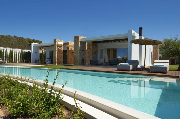 Lujosa villa con 5 habitaciones, vista al mar y licencia turística photo 0