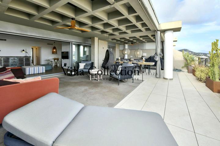 Exclusivo Ático en Marina Botafoch – Impresionantes Vistas al Mar y a la Playa de Talamanca photo 0