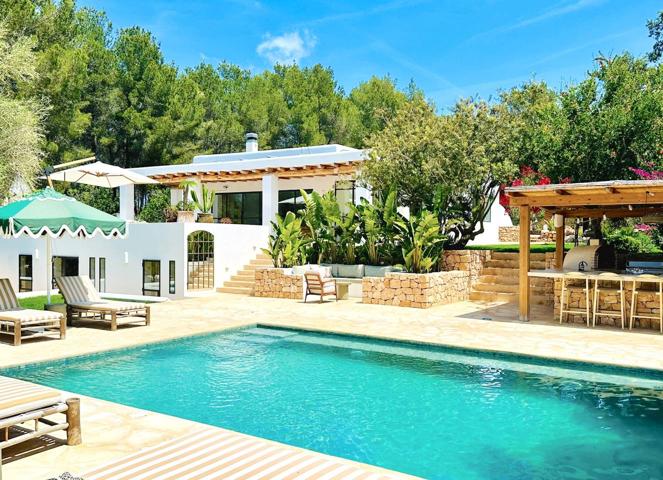 Villa de lujo en Ibiza en alquiler anual – Finca ibicenca totalmente renovada cerca de Benirràs photo 0