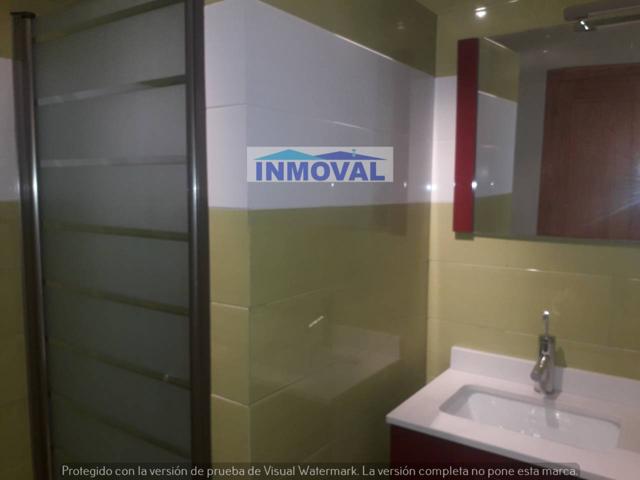 Piso en venta en Avenida Primero de Julio de Valdepeñas. photo 0