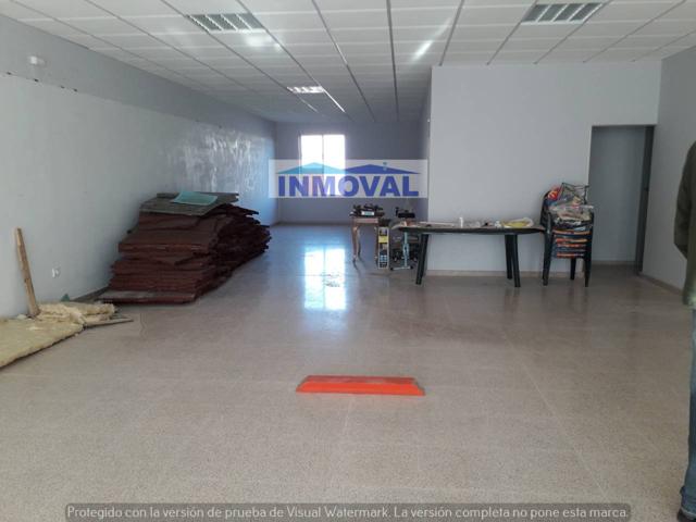 Local comercial en alquiler en Valdepeñas photo 0