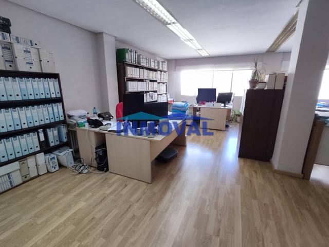INMOVAL VENDE DOS LOCALES EN CALLE PINTOR MENDOZA photo 0