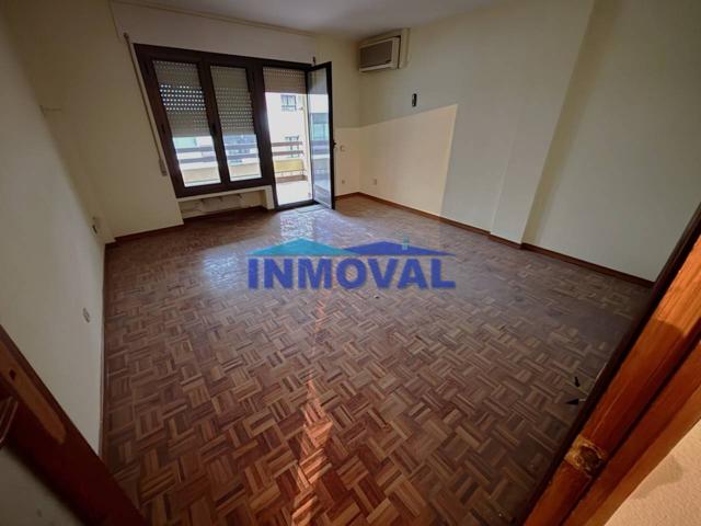 INMOVAL VENDE PISO EN EL CENTRO DE VALDEPEÑAS photo 0