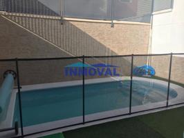 INMOVAL VENDE ADOSADO CON PISCINA photo 0
