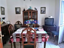 Casa en venta en Valdepeñas photo 0