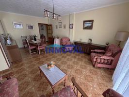 INMOVAL VENDE PISO DE TRES DORMITORIOS EN EL CENTRO DE VALDEPEÑAS photo 0