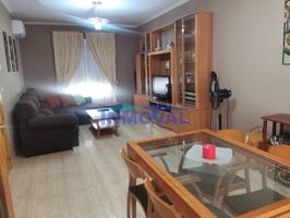 Chalet adosado en venta en Valdepeñas photo 0