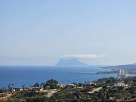 Magnífico apartamento reformado con vistas al mar y a Gibraltar – entre Sotogrande y La Duquesa photo 0
