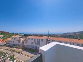 Ático dúplex reformado con vistas panorámicas al mar – Vistalmar Duquesa Norte photo 0