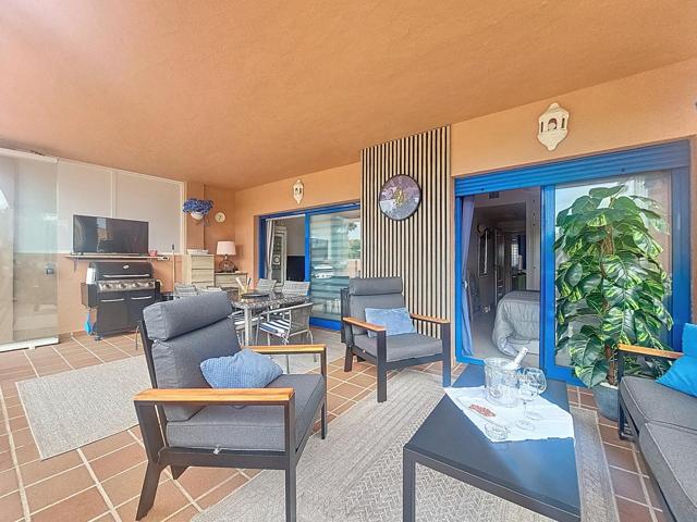 Apartamento de 2 dormitorios en planta baja con amplia terraza en Duquesa Suite – tranquilo y luminoso photo 0