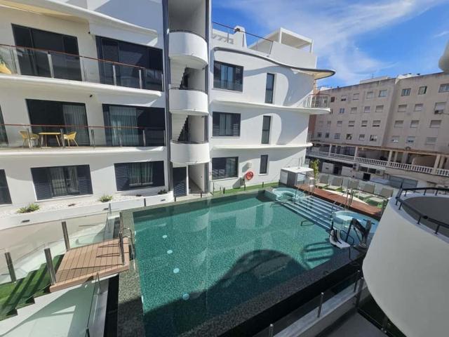 Magnífico apartamento de 4 dormitorios en el corazón del casco antiguo de Estepona photo 0