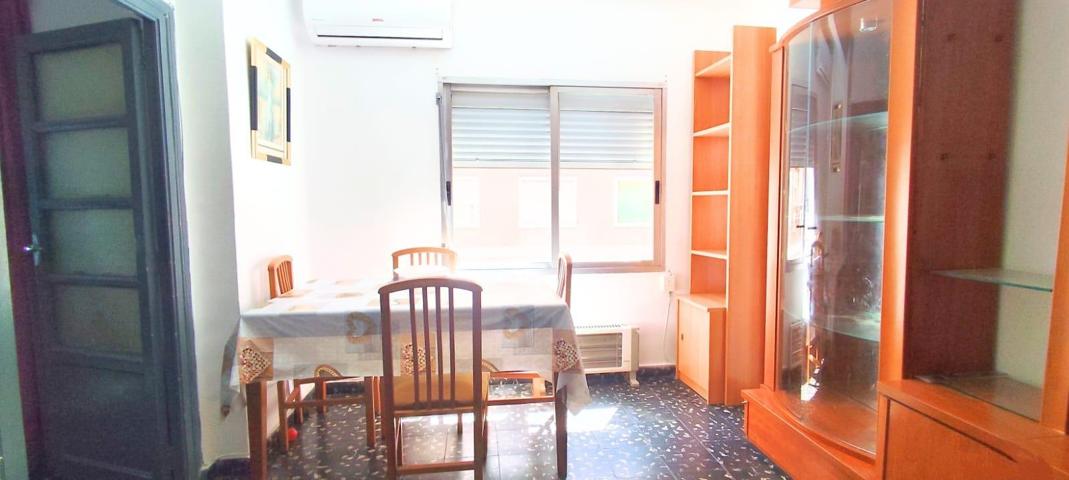¡ Oportunidad en Els Orriols – Piso con gran potencial ¡ photo 0