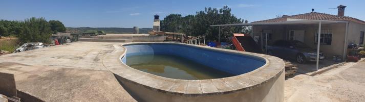OPORTUNIDAD DE CHALET CON PISCINA ,BARBACOA,TRASTERO Y TERRENO EN CHIVA photo 0