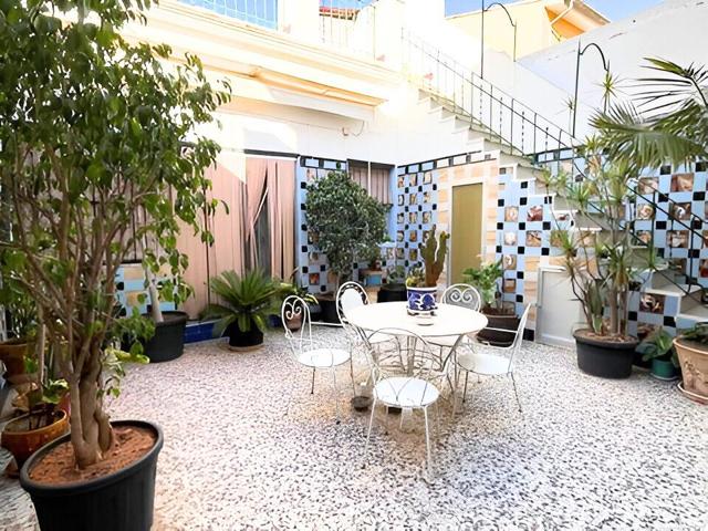 ¡¡¡ Amplia vivienda en Burjassot con doble terraza, garaje y trastero ¡¡¡ photo 0