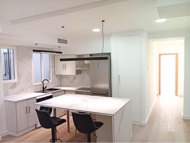 ✨ Vida mediterránea a tu alcance: piso reformado de 4 habitaciones en El Grau, a pasos de la playa photo 0