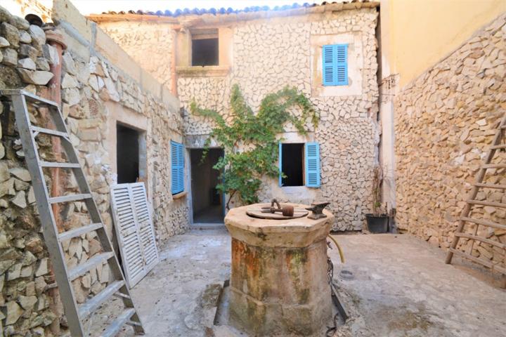 Casa con mucho carácter y con ubicación inmejorable en Santa Margalida. photo 0