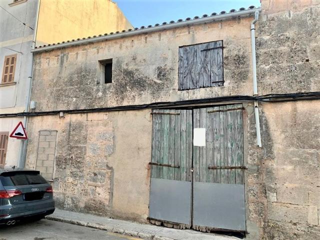 Casa con garaje para reformar en Muro photo 0