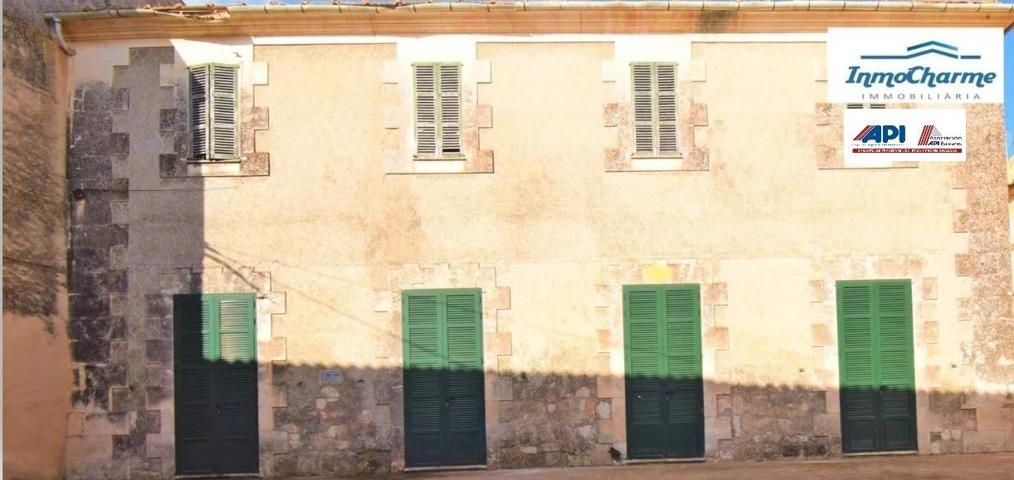 Casa emblemática con gran jardín y garaje en Muro photo 0