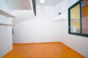 Local comercial con posibilidad de cambio de uso a vivienda en Muro photo 0