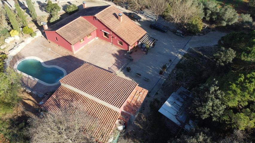 Gran finca con piscina, espacio para caballos y animales photo 0