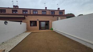 Casa nueva con jardín y garaje. Zona Caprabo. photo 0