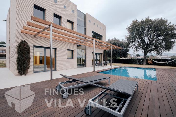 Chalet de lujo en Santa Eulàlia de Ronçana – ¡Gran oportunidad! photo 0