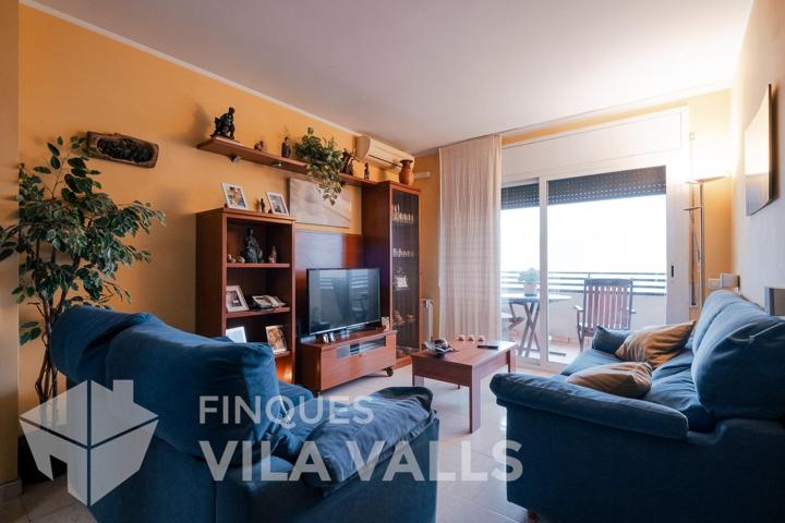 Piso con terraza y zona comunitaria en Sant Feliu de Codines photo 0