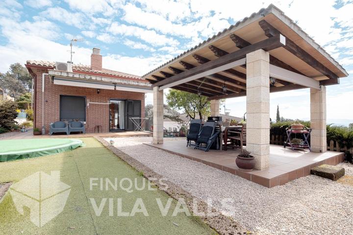 Casa de obra vista con jardín en Santa Eulàlia photo 0
