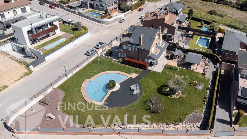 Exclusivo Chalet en Palau: Lujo, Ubicación y Comodidad photo 0