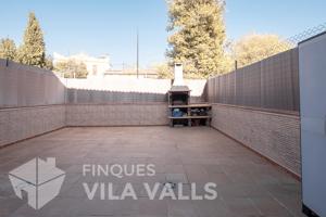Patio, garaje y 3 plantas en Palau-solità i Plegamans – Cerca del centro photo 0
