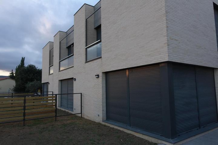 CHALET NUEVO A ESTRENAR CON JARDÍN photo 0