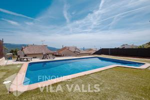 Casa con jardín, piscina y espacios amplios – ¡Ideal! photo 0
