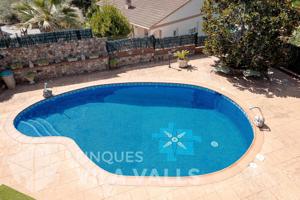 Chalet muy Amplio, Intimo, Práctico y con Piscina! photo 0