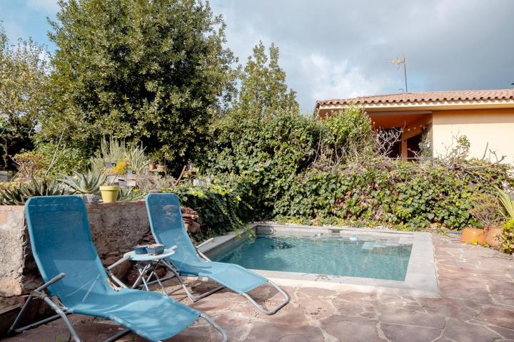 Casa con jardín, piscina, terraza y amplios espacios para disfrutar photo 0