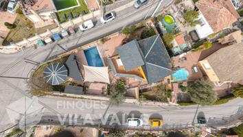 Chalet de cuatro vientos con piscina y jardín en Lliçà d’Amunt photo 0