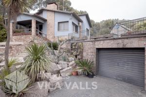 Casa en planta con jardín y garaje en Riells photo 0