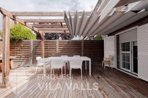 EXCLUSIVO CHALET APAREADO CON ACABADOS DE LUJO photo 0