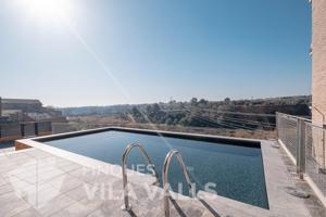 Precioso piso nuevo, con piscina, terraza, párking y trastero. photo 0