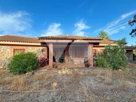 Chalet independiente en venta en Valdemorillo, Madrid photo 0