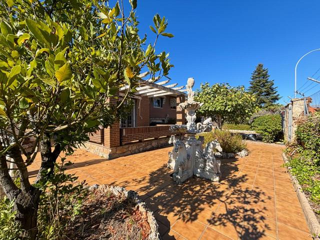 PRECIOSO Y ACOGEDOR CHALET photo 0