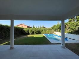 Unifamiliar Pareada En alquiler en Julio Caro Baroja, Encinar De Los Reyes, La Moraleja photo 0