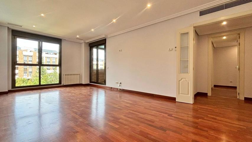 Piso En alquiler en Calle Coto Blanco, Zona Monte El Pilar, Majadahonda photo 0